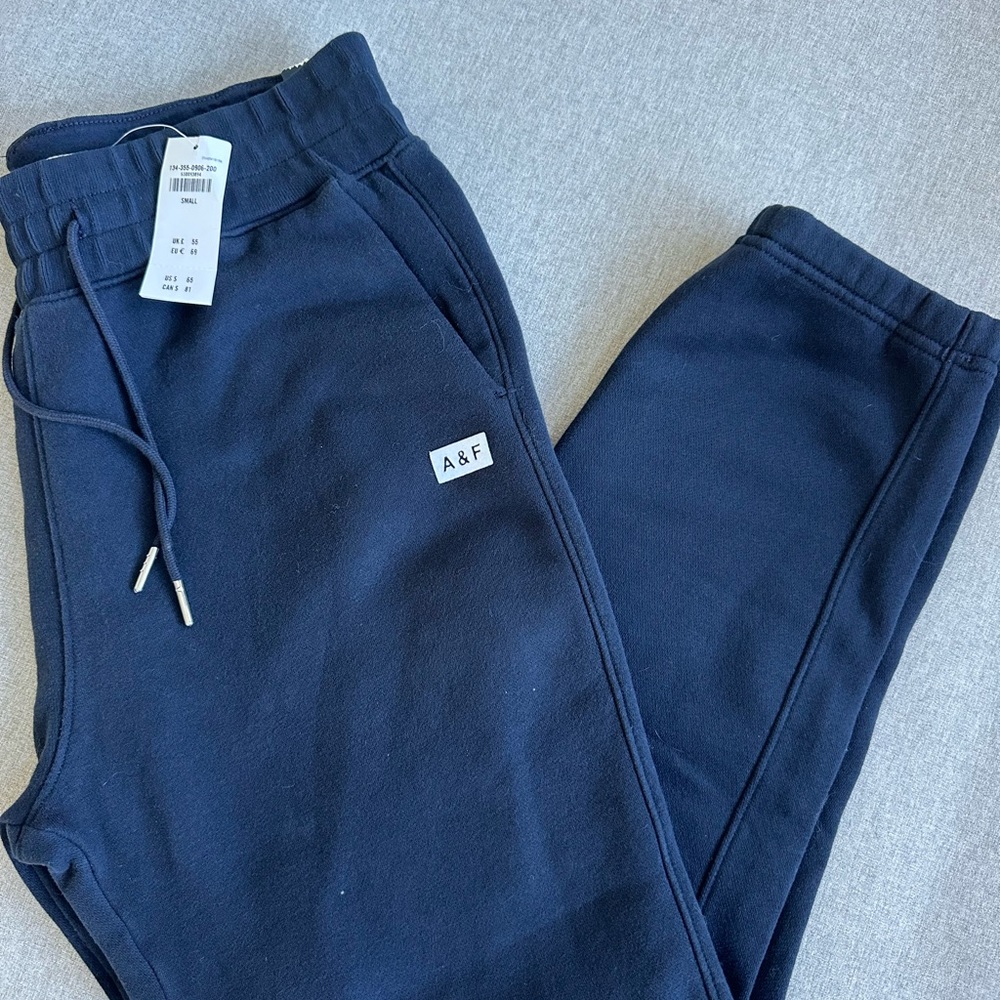 Abercrombie Men’s Small Navy Joggers